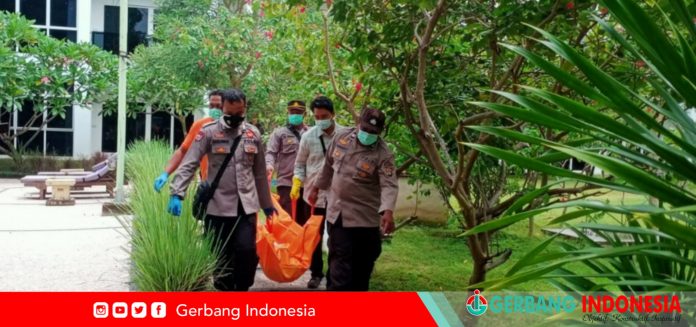 PicsArt_01-05-02.49.39