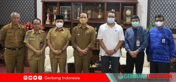 b34732bc-b4fd-48be-8c38-6854b7b05ff4