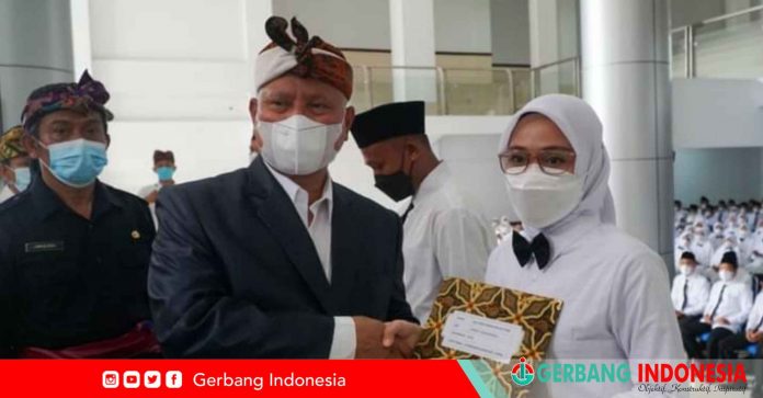 PicsArt_05-13-06.35.24_11zon