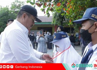 Nostalgia Masa Remaja, Wabup Asahan Pimpin Upacara di SMPN 1 Kisaran