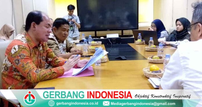 Picsart_24-06-05_22-07-02-597_11zon