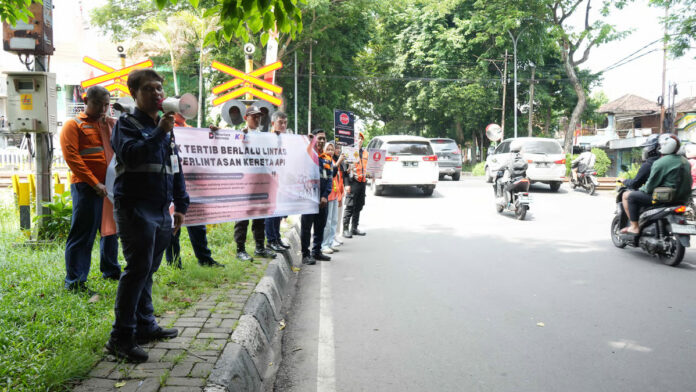 KAI Daop 8 Surabaya dan KAI Properti Gencarkan Sosialisasi Jelang Nataru