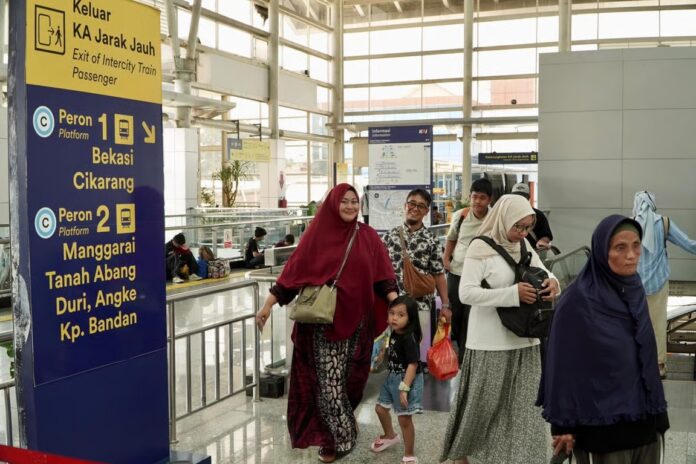 Integrasi-KA-Jarak-Jauh-dan-Commuter-Line-Permudah-Mobilitas-Pelanggan_-Perkuat-Peran-Stasiun-Bekasi