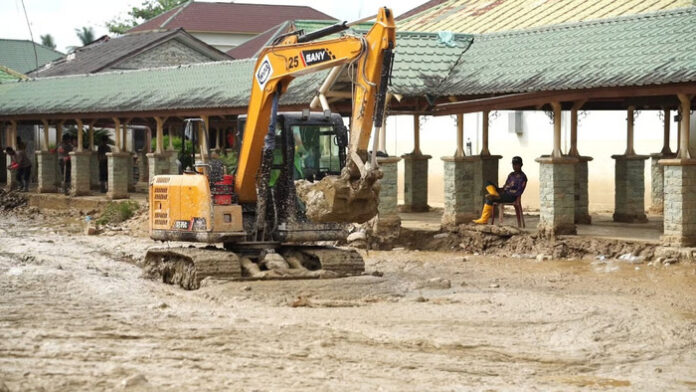 RSUD Tamiang Kembali Beroperasi, Kementerian PU Lanjutkan Pembersihan Lumpur dan Sediakan Air Bersih (1)