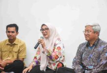 Bersama Konjen Tiongkok, LKKS NTB Salurkan Paket Sembako kepada Kelompok Masyarakat Rentan di Kota Mataram