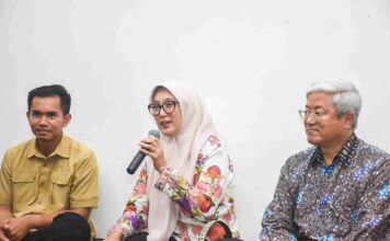 Bersama Konjen Tiongkok, LKKS NTB Salurkan Paket Sembako kepada Kelompok Masyarakat Rentan di Kota Mataram