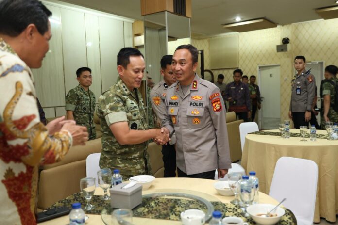 00d1ac65-efb7-4a8d-926e-e7e16435310d