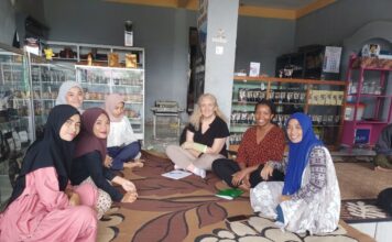 Perempuan Tangguh di Balik UMKM yang Mendunia: Kisah Mitra AMMAN dari Sumbawa dan Lombok