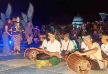 Tampil Memukau di Car Free Night Cilokak SMAN Dua Gerung Pukau Pengunjung Alun Alun Lombok Barat