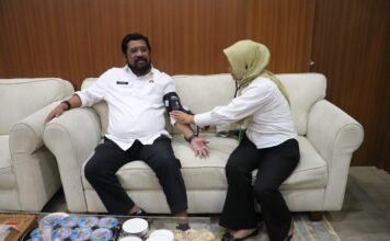 Jaga Kesehatan Pegawai, Kanwil BPN NTB Fasilitasi Pemeriksaan PTM Bersama Puskesmas Dasan Agung