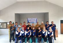Kolaborasi Mahasiswa dan Pemda Berhasil, 341 Warga Pringgabaya Utara Resmi Gunakan Identitas Kependudukan Digital
