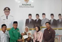 Baznas Lombok Timur Ringankan Beban Keluarga PMI Korban Tabrak Lari di Malaysia dengan Bantuan Rp5 Juta