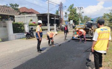 Akhirnya Pemprov NTB Perbaiki Ruas Jalan Kediri-Kuripan, Telan Anggaran Rp 700 Juta