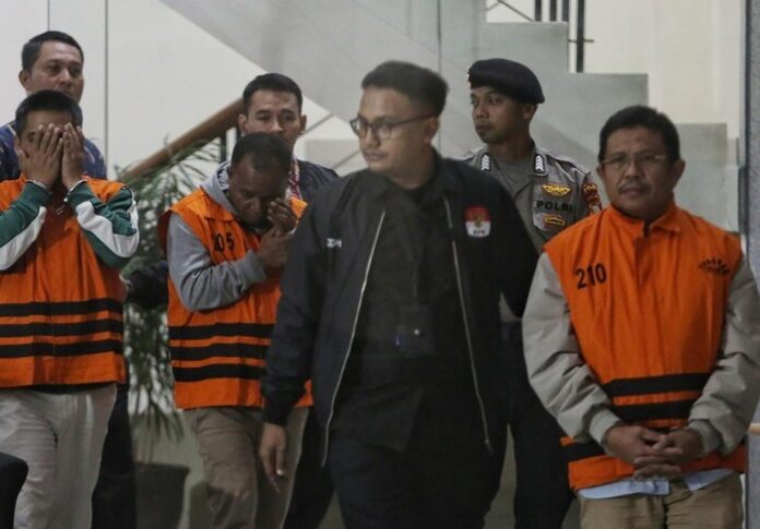 kpk-tahan-bupati-lombok-barat-sita-uang-tunai-hasil-ott-1784635361577_43