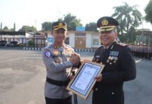 Kompol Lalu Panca Warsa Resmi Purnatugas, Polres Lombok Timur Beri Penghormatan atas Pengabdian Tanpa Henti