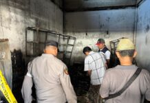 Dini Hari Ruko di Pasar Keruak Terbakar, Kerugian Capai Puluhan Juta Rupiah