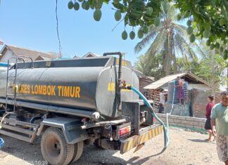 Krisis Air Saat Kemarau, Polres Lombok Timur Salurkan 15 Ribu Liter ke Warga Pene