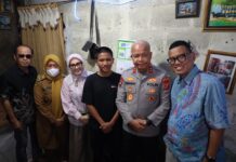 Kapolda Banten dan Uya Kuya Datangi Rumah Ridwan, Berikan Dukungan di Tengah Kehilangan