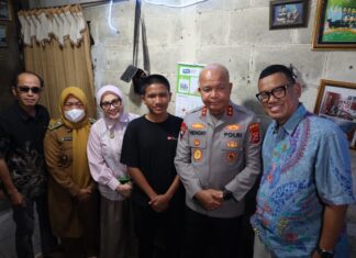 Kapolda Banten dan Uya Kuya Datangi Rumah Ridwan, Berikan Dukungan di Tengah Kehilangan