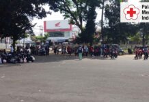 Jaga Kebersihan Pusat Aktivitas Warga, Edwin Hadiwijaya Gotong Royong di Terminal Pancor