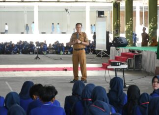 Sekda Lotim Ungkap Tantangan Pendidikan, 2.200 Mahasiswa Hamzanwadi Diajak Pahami Kebijakan Publik