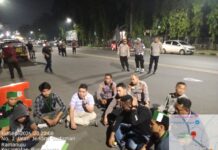 Saat Demo HMI Cilegon Berlangsung, Wakapolres Turun Langsung Bangun Komunikasi dengan Massa