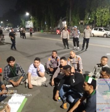 Saat Demo HMI Cilegon Berlangsung, Wakapolres Turun Langsung Bangun Komunikasi dengan Massa