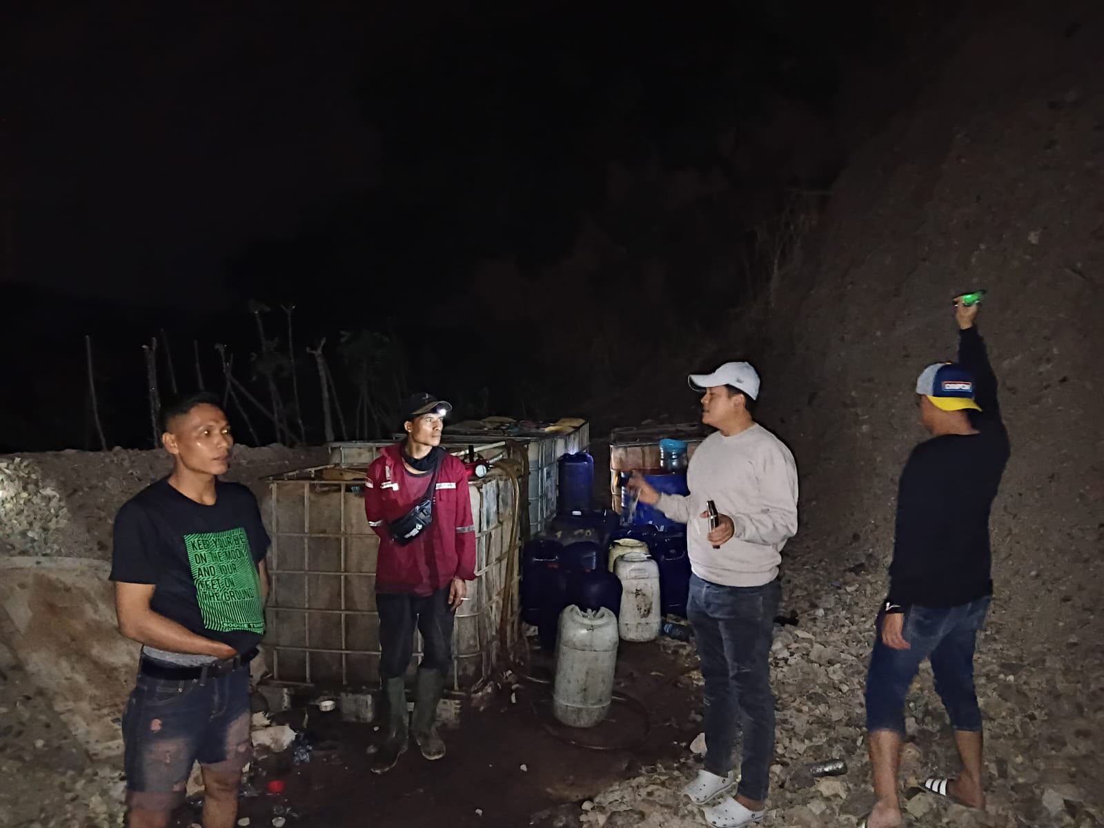 Polisi Bongkar Penjualan Solar Subsidi ke Pasar Industri di Serang, Dua Tersangka Diciduk