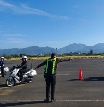 Tak Mau Kalah, Polwan NTB Kini Mahir Tunggangi Moge