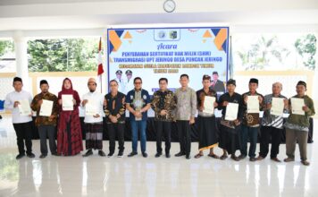 Penantian Panjang Warga Jeringo Terjawab, 109 Keluarga Kini Pegang Sertifikat Tanah