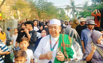 Diiringi Ratusan Simpatisan, Haji Suhaili Jadi Pendaftar Pertama Pilkades Taman Ayu