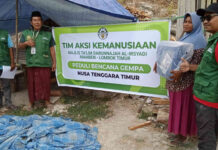 Peduli Korban Gempa Flores, Majelis Taklim Darunnajah Al-Irsyadi Mamben Lombok Timur Kirim 1.000 Kg Beras dan 100 Terpal
