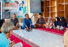 Bawa Harapan Bagi Anak Yatim hingga Lansia, LSM Garuda Indonesia dan Yayasan Mutiara Cendekia Berbagi di Sekotong
