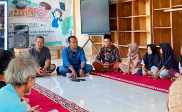 Bawa Harapan Bagi Anak Yatim hingga Lansia, LSM Garuda Indonesia dan Yayasan Mutiara Cendekia Berbagi di Sekotong