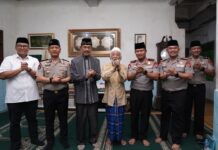 Perkuat Keamanan Berbasis Kemitraan, Kapolda Banten Jalin Silaturahmi dengan Abuya Muhtadi dan Abuya Murtadlo