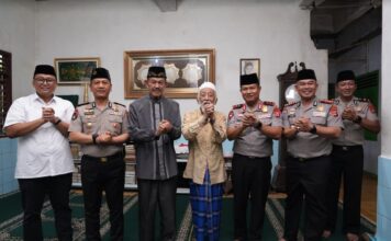 Perkuat Keamanan Berbasis Kemitraan, Kapolda Banten Jalin Silaturahmi dengan Abuya Muhtadi dan Abuya Murtadlo