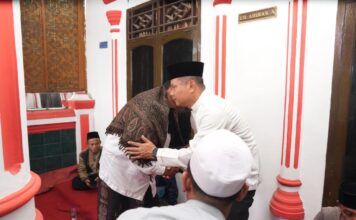 Kapolda Banten Sampaikan Duka atas Wafatnya Pengasuh Ponpes Nurul Anwar KH Ariman Anwar